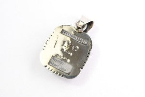 ロイストンで採掘された本物のターコイズを使用したペンダントトップ