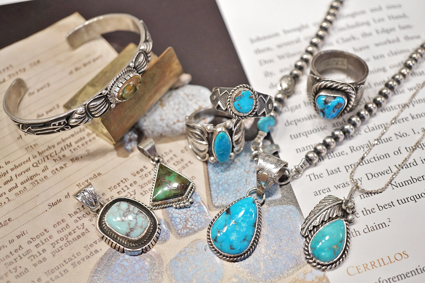 本物のターコイズを使用したアクセサリー