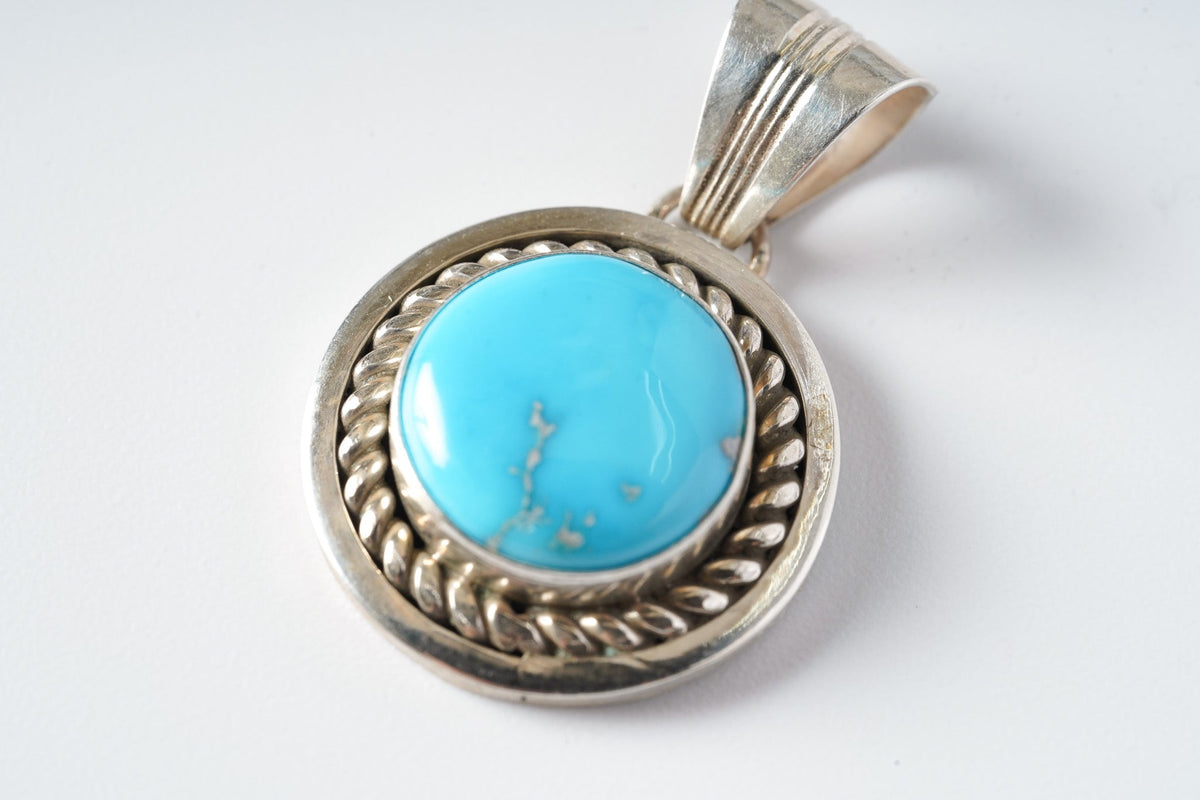 11 Pendant Sleeping Beauty (Art Platero)