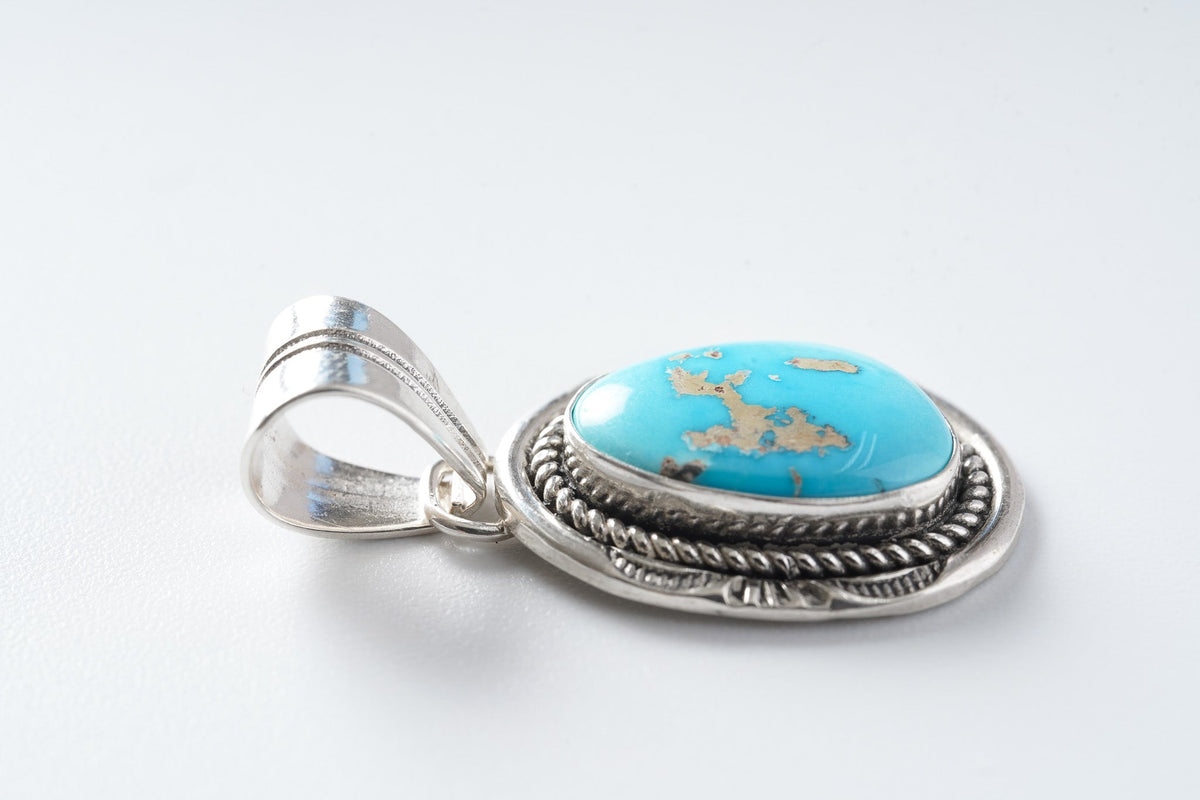 44 Pendant Sleeping Beauty (Art Platero)