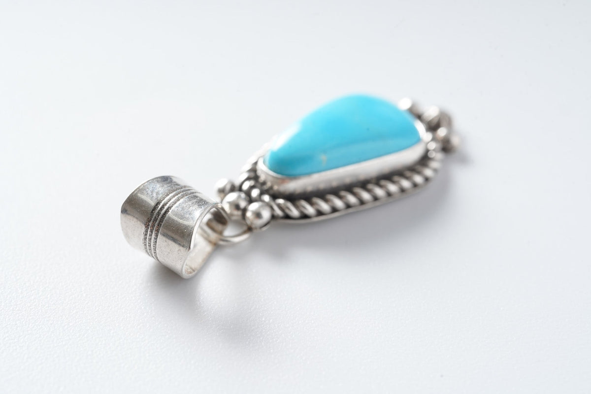 45 Pendant Sleeping Beauty (Art Platero)