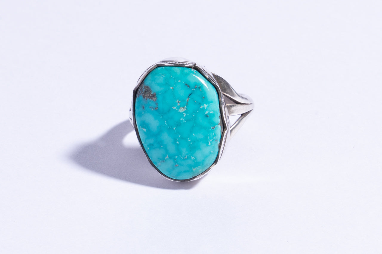 モレンシーで採掘された本物のターコイズを使用したリング