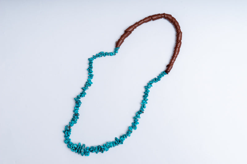 ローンマウンテンで採掘された本物のターコイズを使用したネックレス
