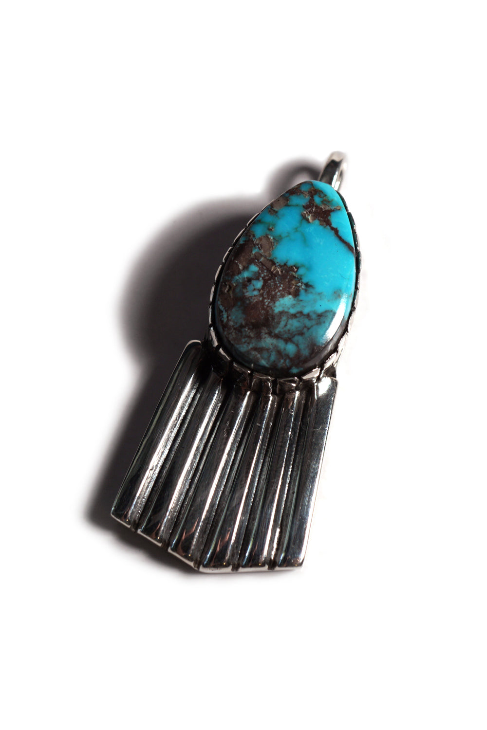 ビズビーで採掘された本物のターコイズを使用したペンダントトップ